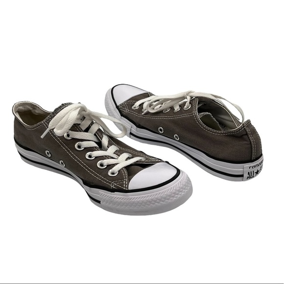 Converse Gray Chuck Taylor All Star Classic Sneakers Size 8 Women’s (6 Men’s) - Picture 1 of 8